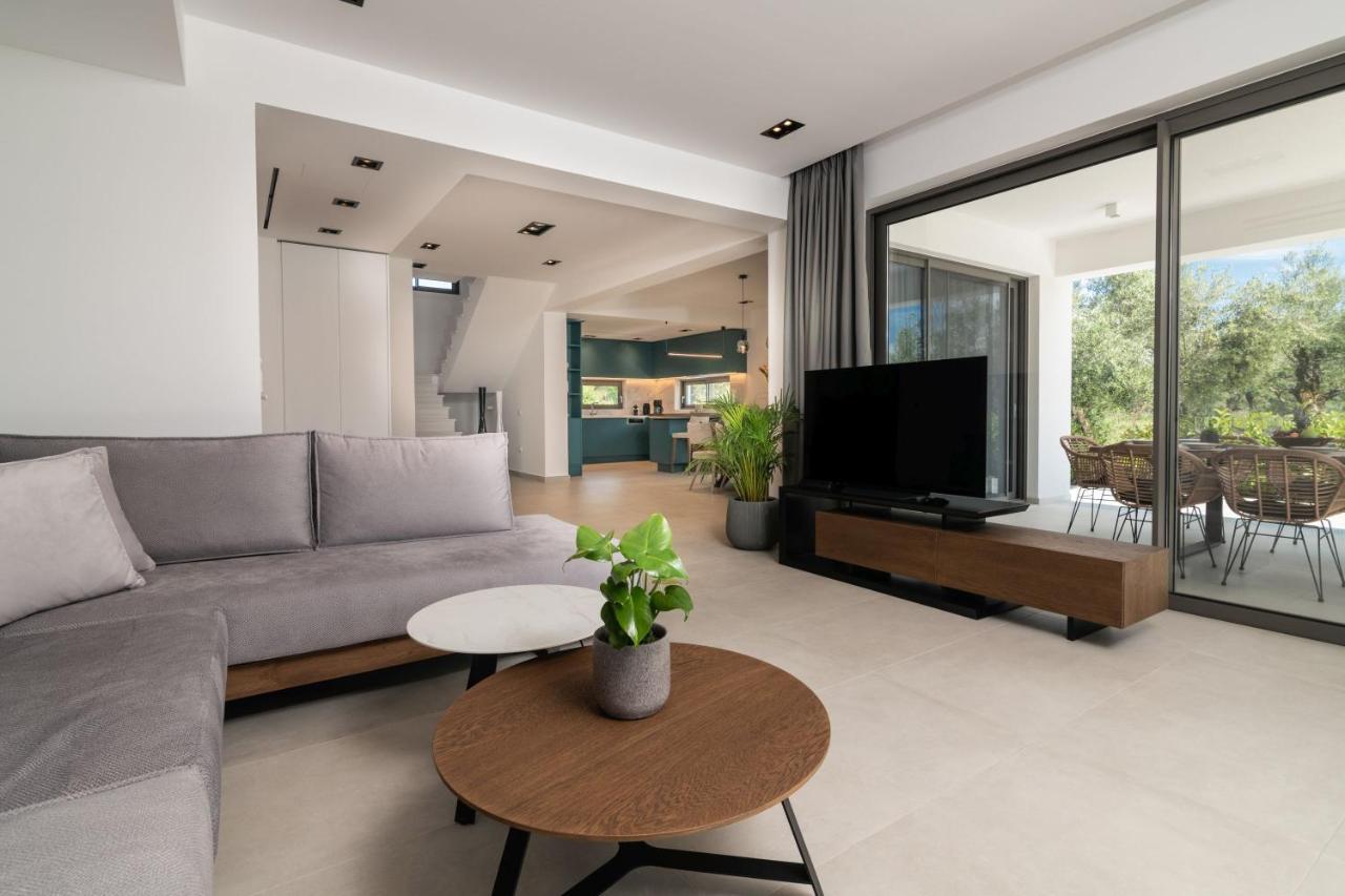 Antonia Villa - Luxurious Serenity With Private Pool, By Zantewize Kalipadhon Экстерьер фото