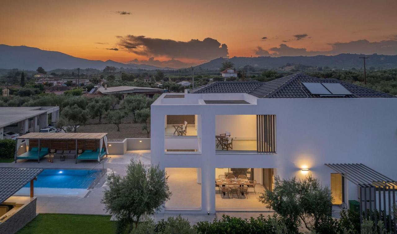 Antonia Villa - Luxurious Serenity With Private Pool, By Zantewize Kalipadhon Экстерьер фото
